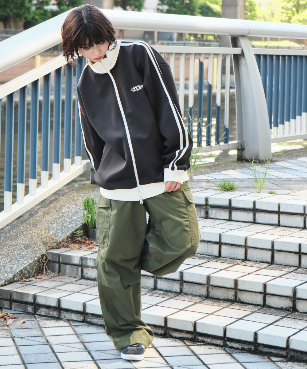 ブラック モデル：160cm L着用