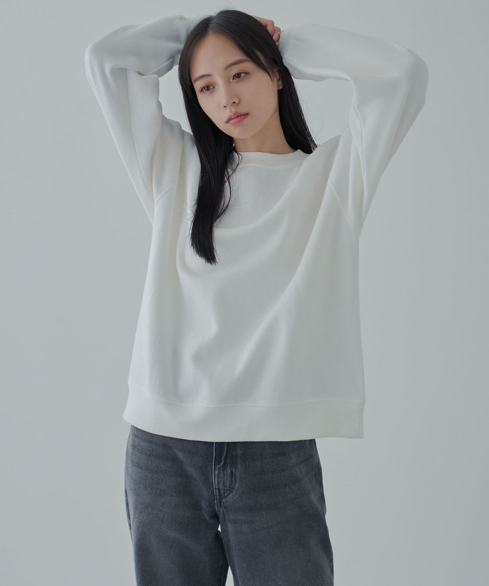 ホワイト　モデル:160cm S着用