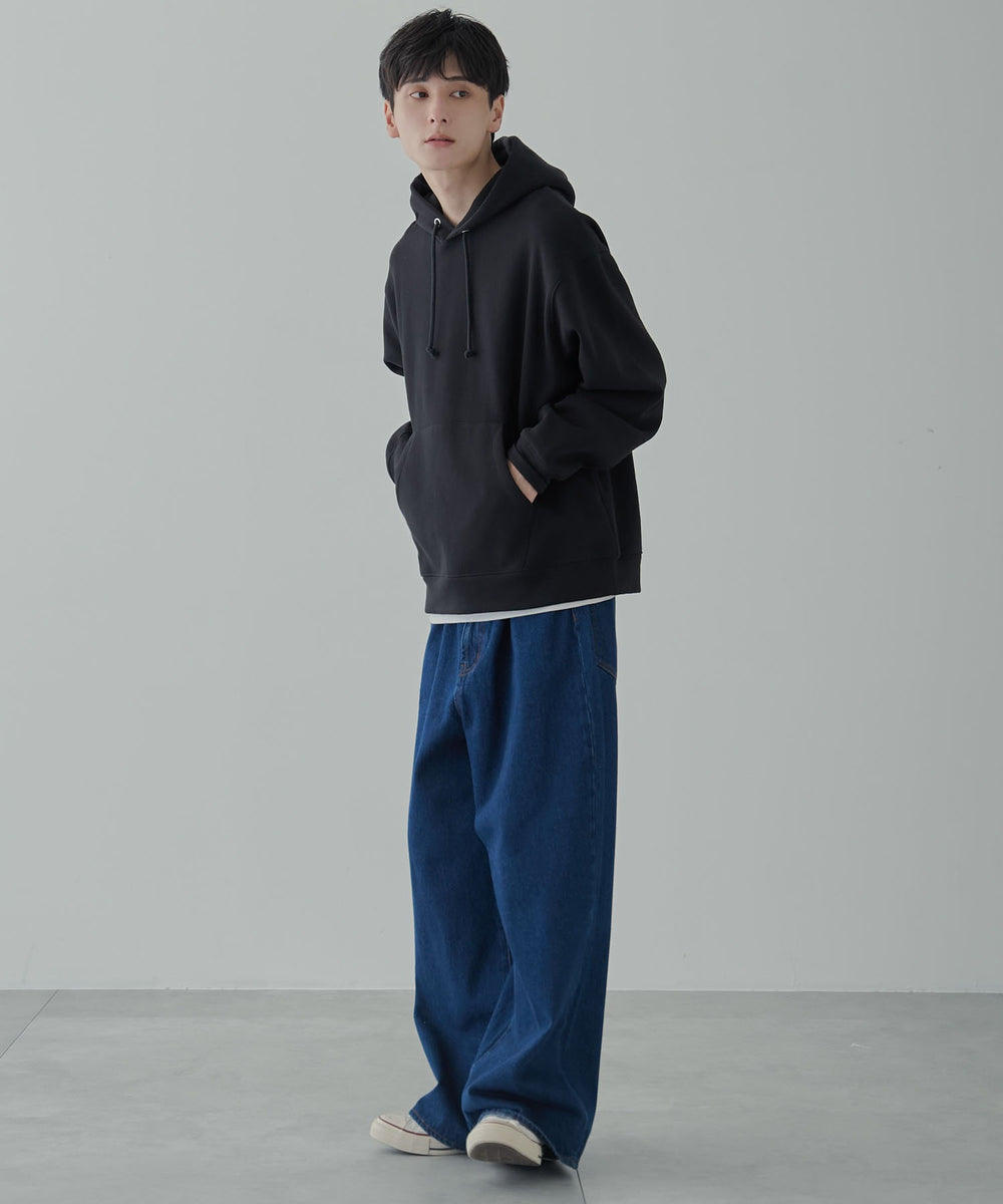 ブラック 　モデル:177cm L着用