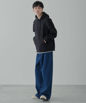 ブラック 　モデル:177cm L着用