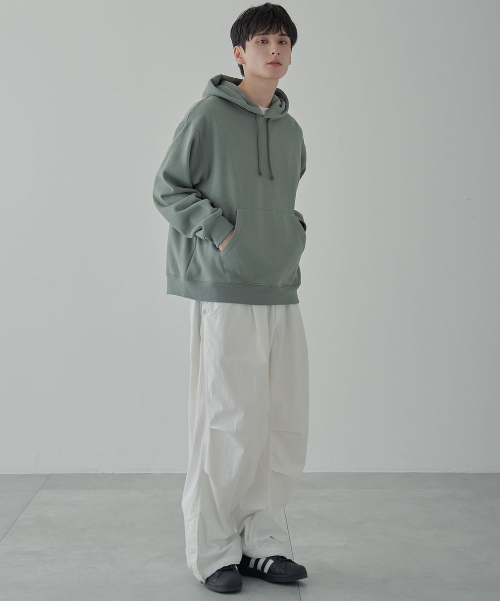 グリーン　モデル:177cm L着用