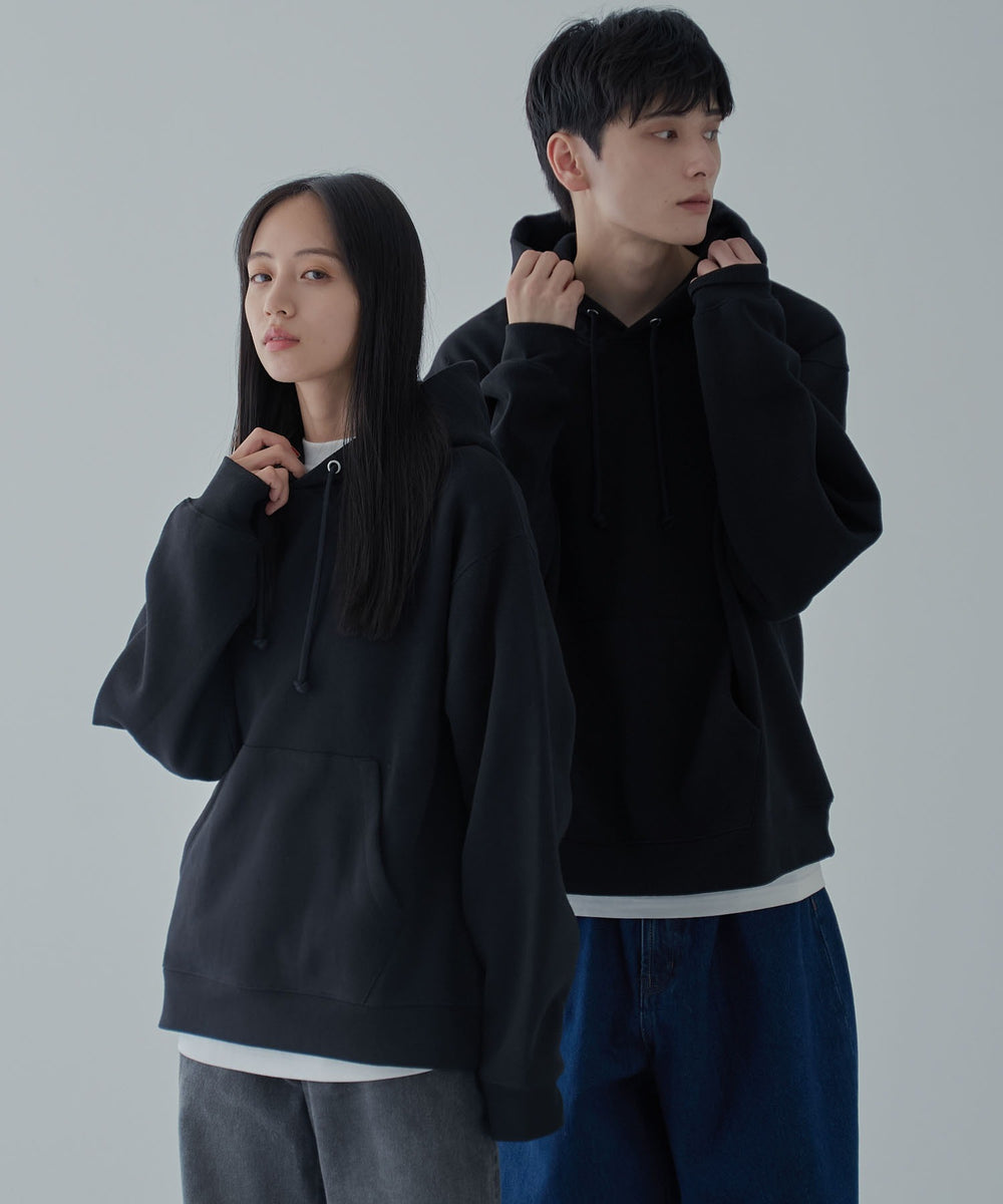 ホワイト 　モデル:177cm L着用