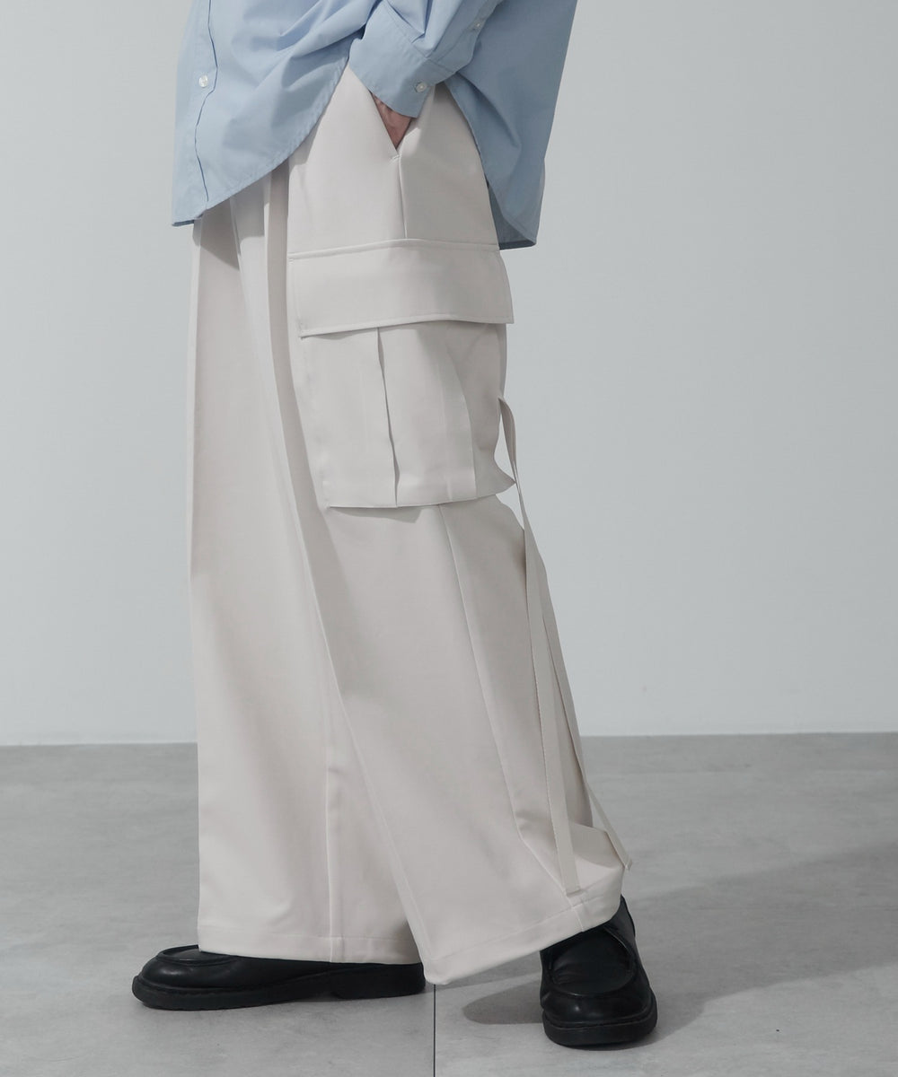 Lベージュ モデル：180cm L着用