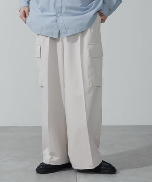 Lベージュ モデル：180cm L着用