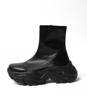 厚底スニーカーソールショートブーツ