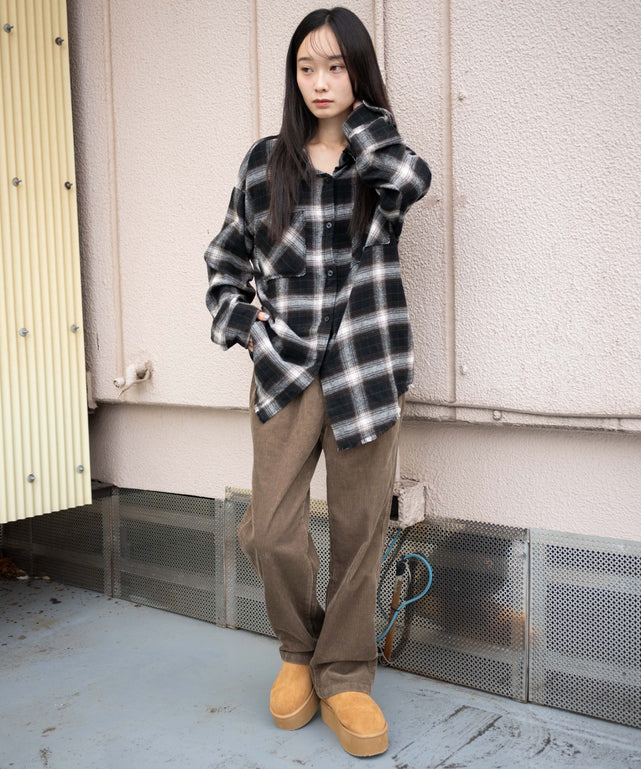 ベージュ モデル：161cm S着用