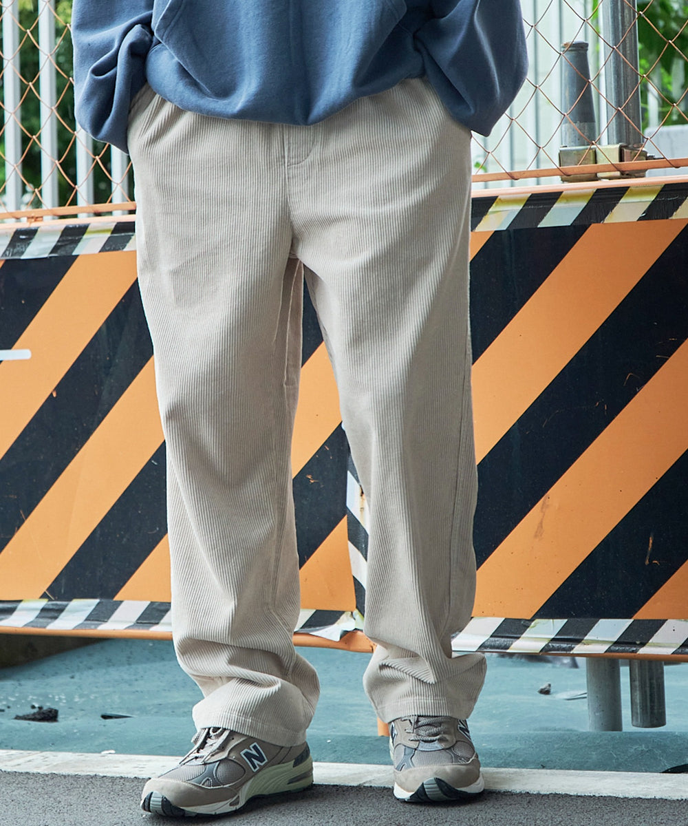 ホワイトアイボリー モデル：180cm L着用