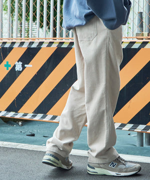 ホワイトアイボリー モデル：180cm L着用