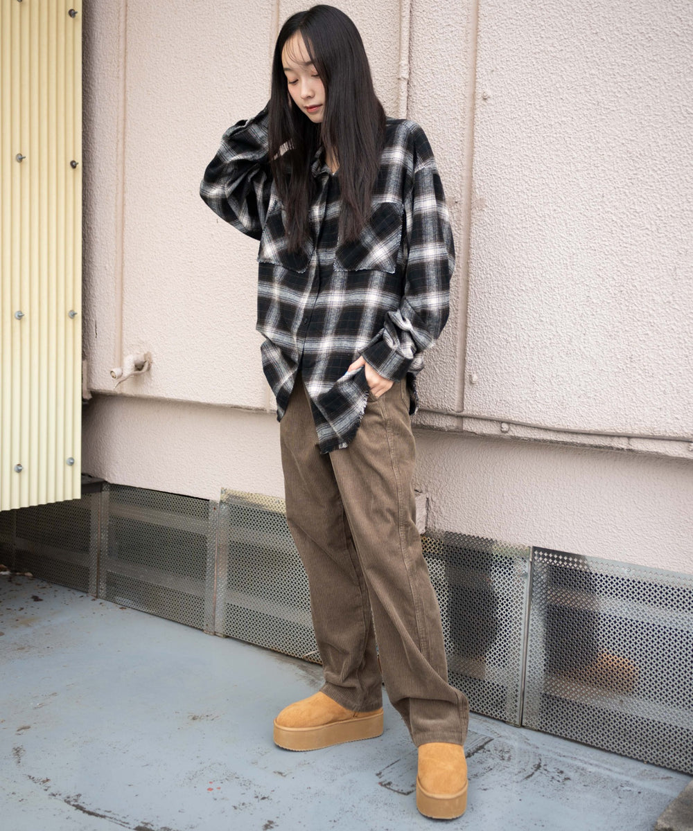 ベージュ モデル：161cm S着用