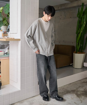 グレー　モデル：177㎝　L着用