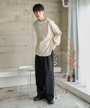 ホワイト　モデル：177㎝　L着用