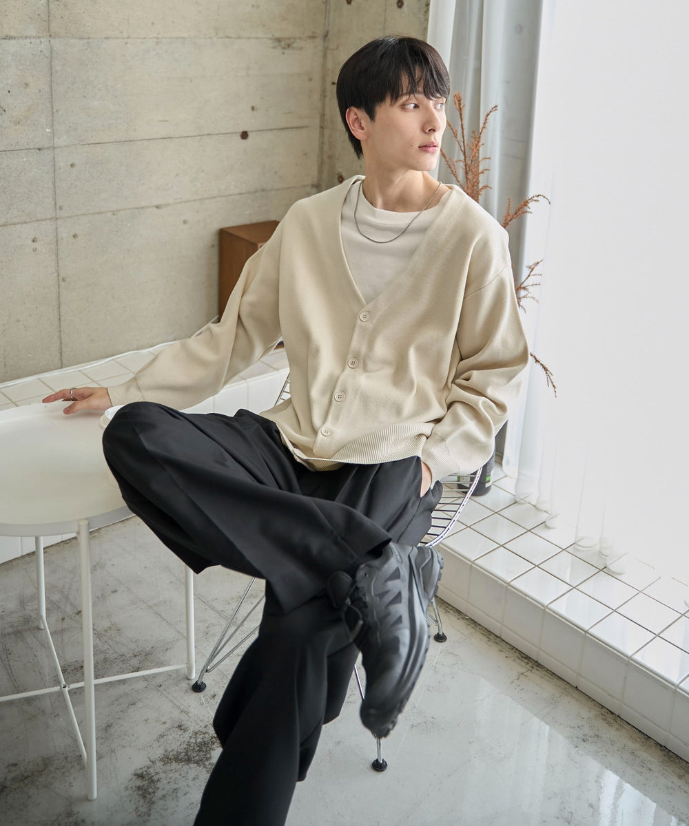 ホワイト　モデル：177㎝　L着用