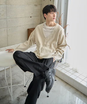 ホワイト　モデル：177㎝　L着用