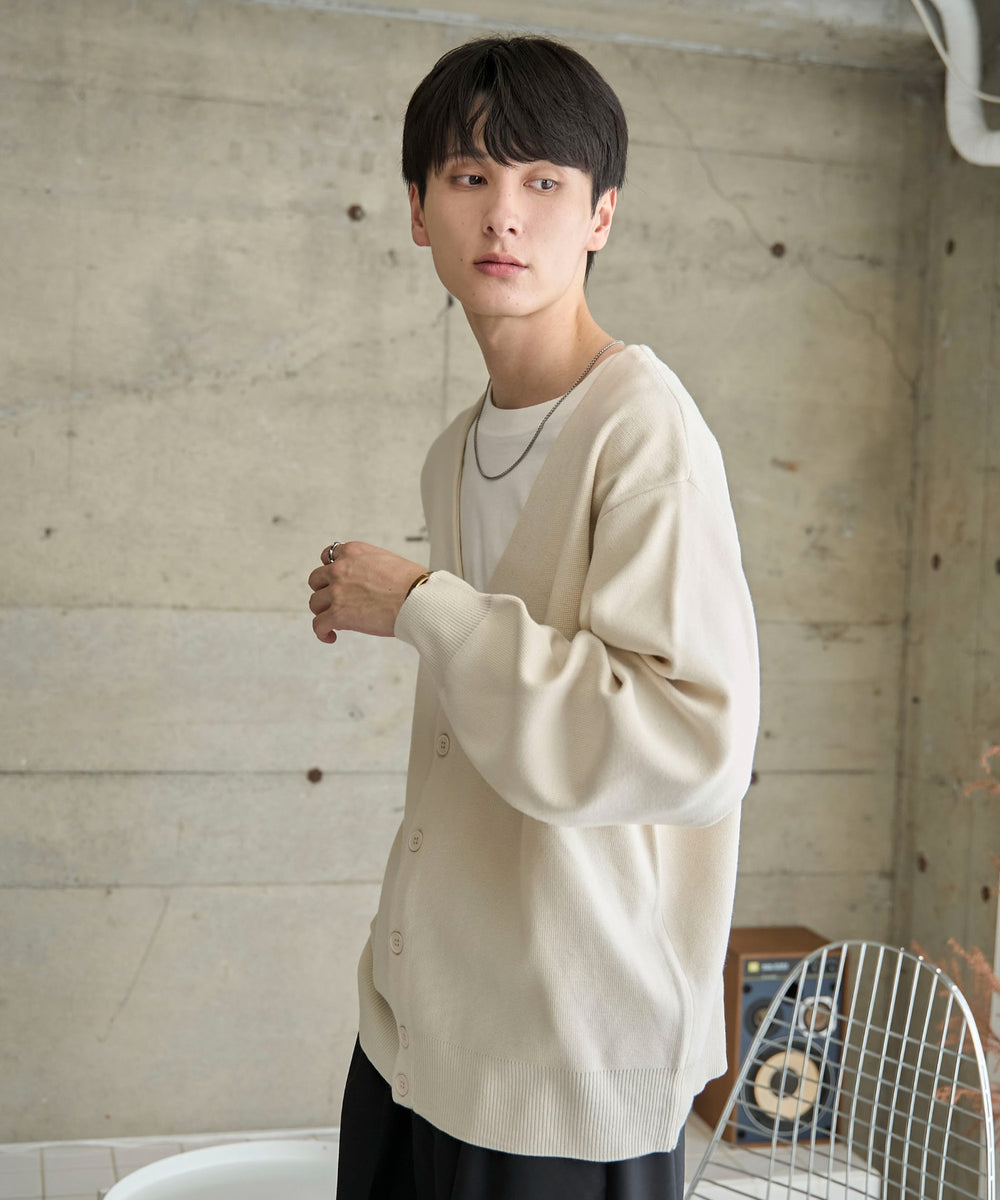 ホワイト　モデル：177㎝　L着用