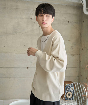 ホワイト　モデル：177㎝　L着用