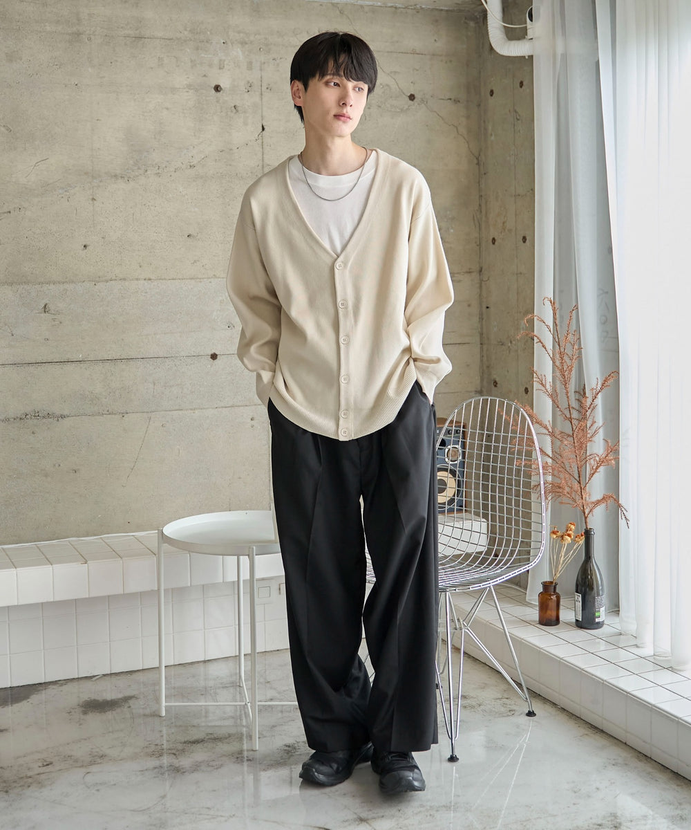 ホワイト　モデル：177㎝　L着用