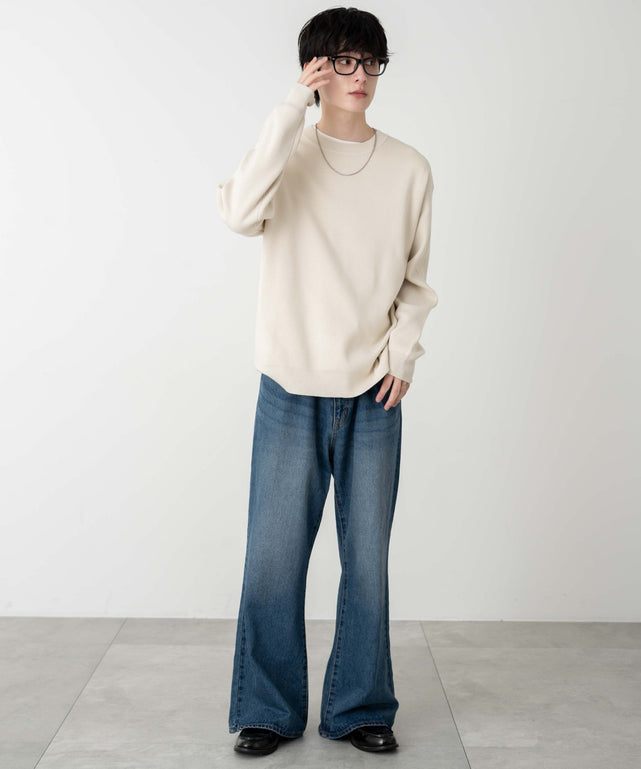 ホワイト 　モデル:177cm L着用