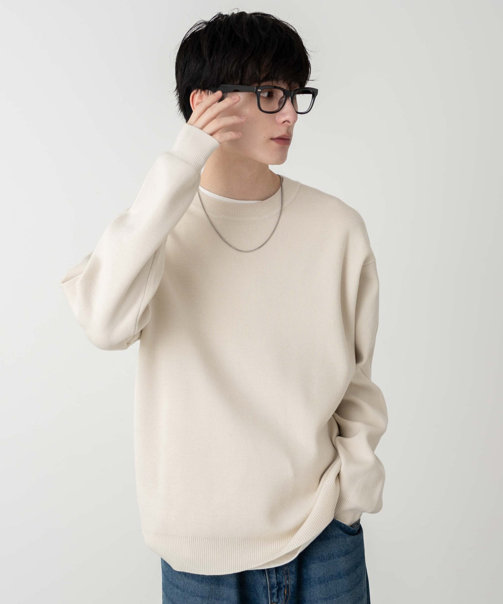 ホワイト 　モデル:177cm L着用