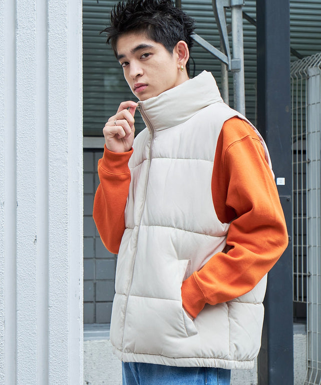 Lベージュ モデル：180cm L着用