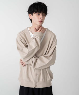 Lベージュ モデル：177cm L着用