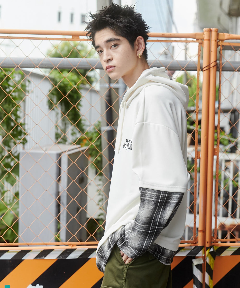 ホワイト モデル：180cm L着用