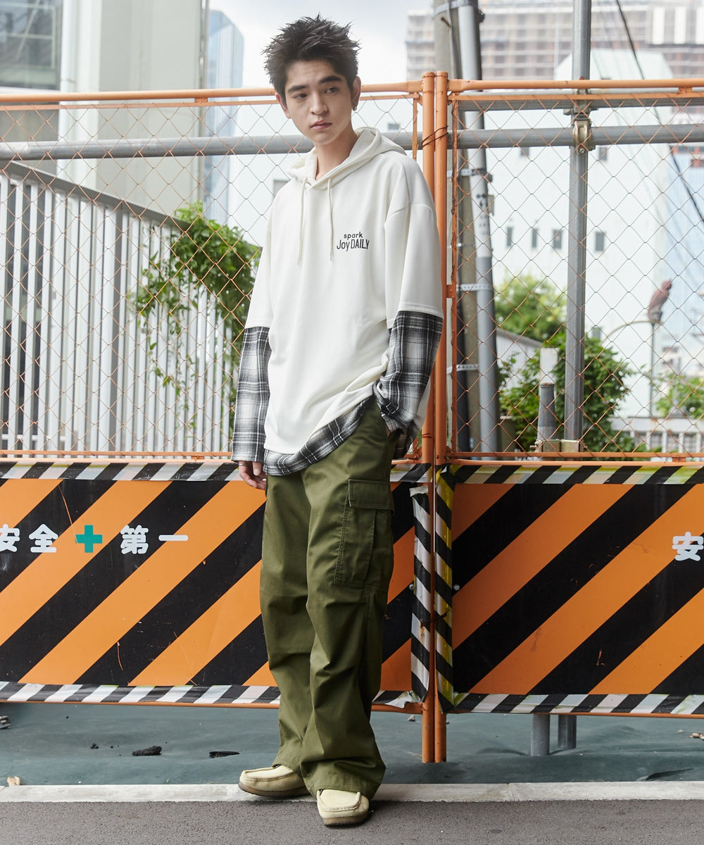 ホワイト モデル：180cm L着用