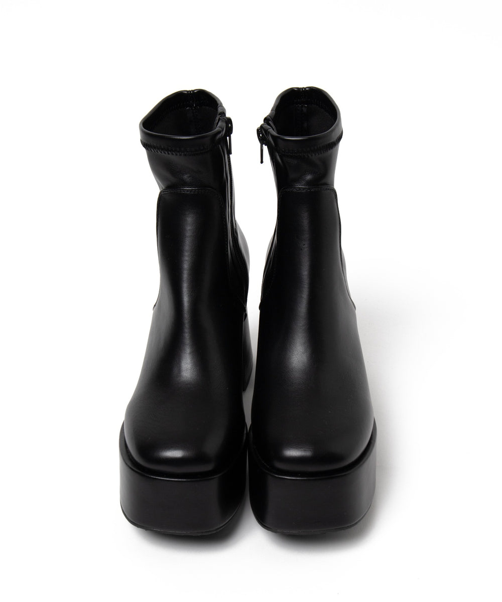 ストーム付きワイドヒールショートブーツ