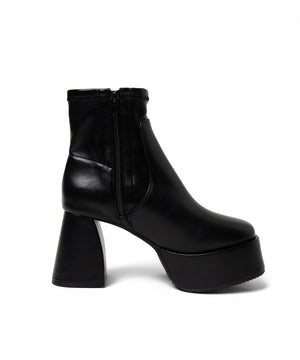 ストーム付きワイドヒールショートブーツ