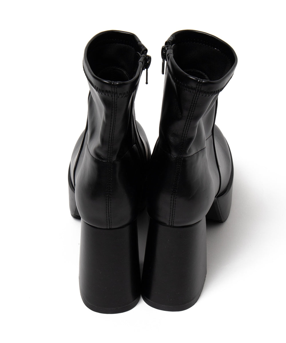 ストーム付きワイドヒールショートブーツ