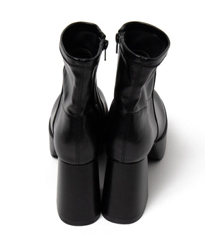 ストーム付きワイドヒールショートブーツ