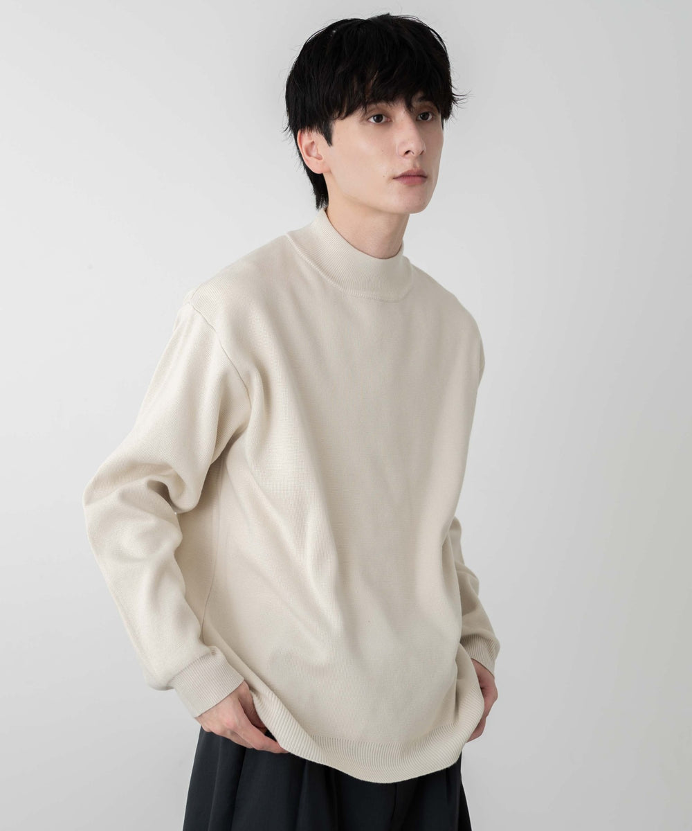 ホワイト  モデル:177cm L着用