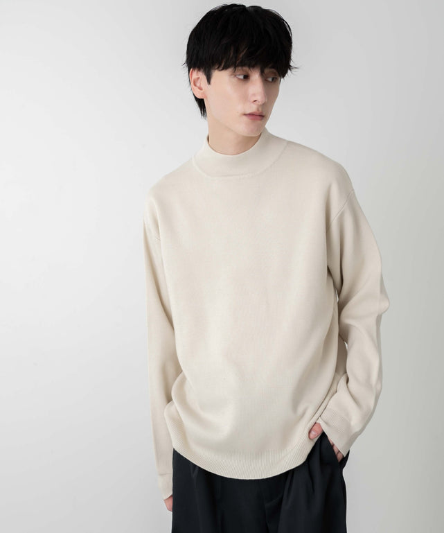 ホワイト  モデル:177cm L着用