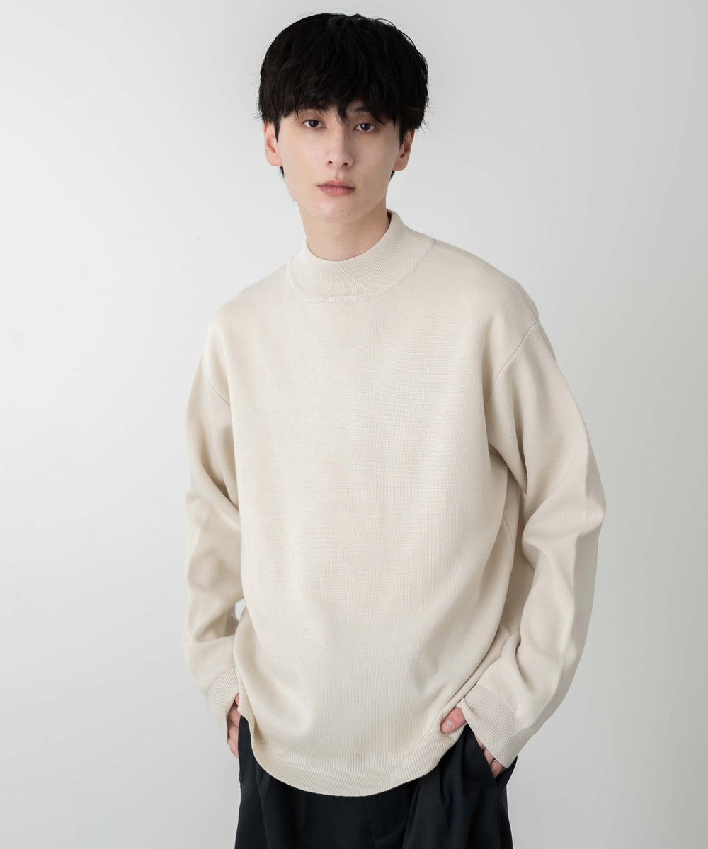 ホワイト  モデル:177cm L着用