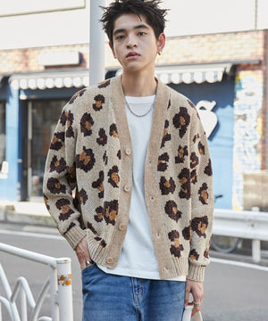 ベージュ　モデル:180cm L着用