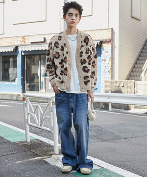 ベージュ　モデル:180cm L着用