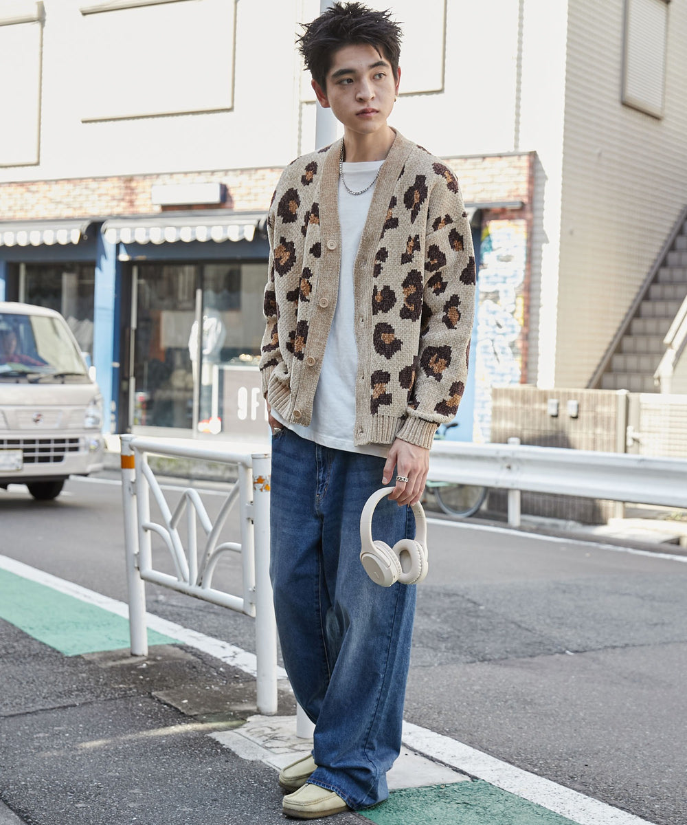 ベージュ　モデル:180cm L着用