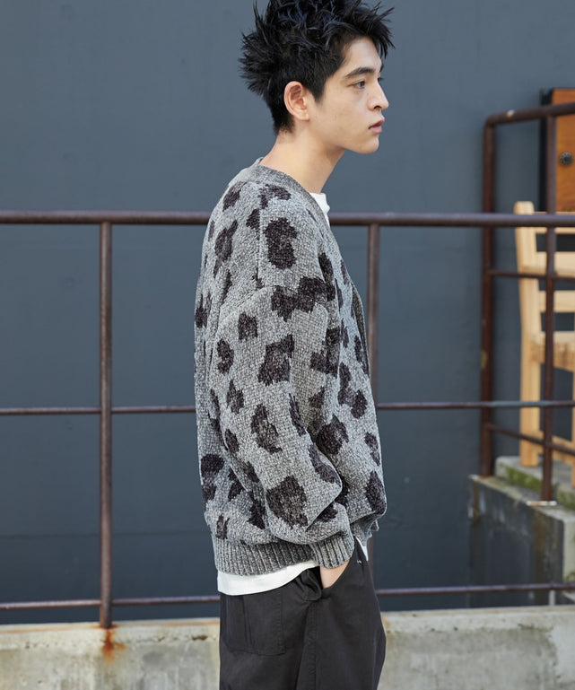 グレー　モデル:180cm L着用