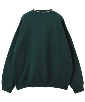 アクセ付きグラフィックプルオーバー