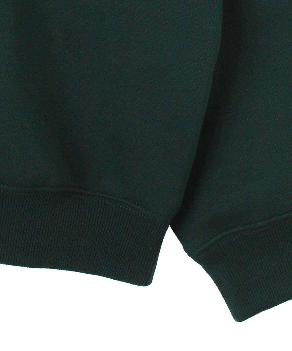 アクセ付きグラフィックプルオーバー