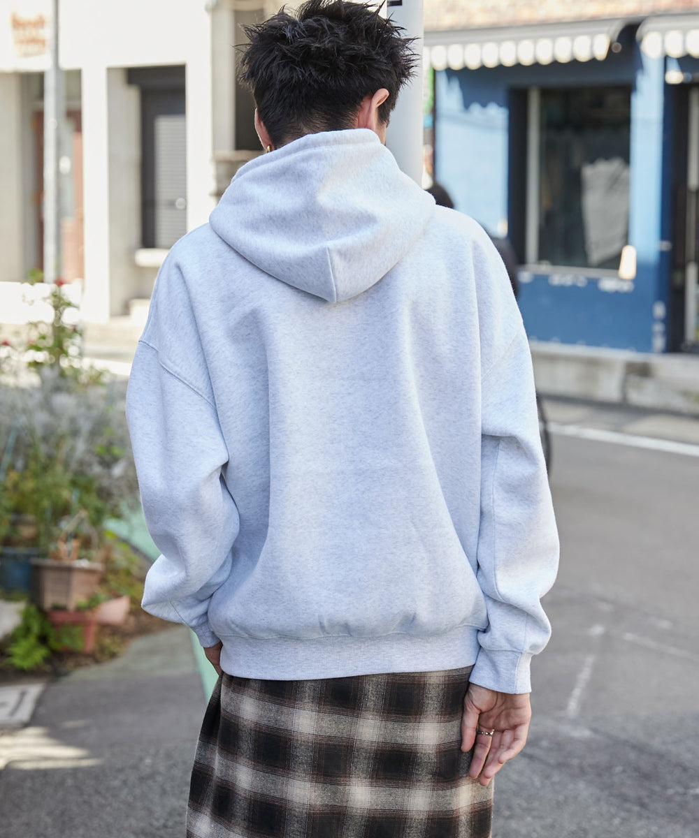 グレーソノタ　モデル:180cm L着用