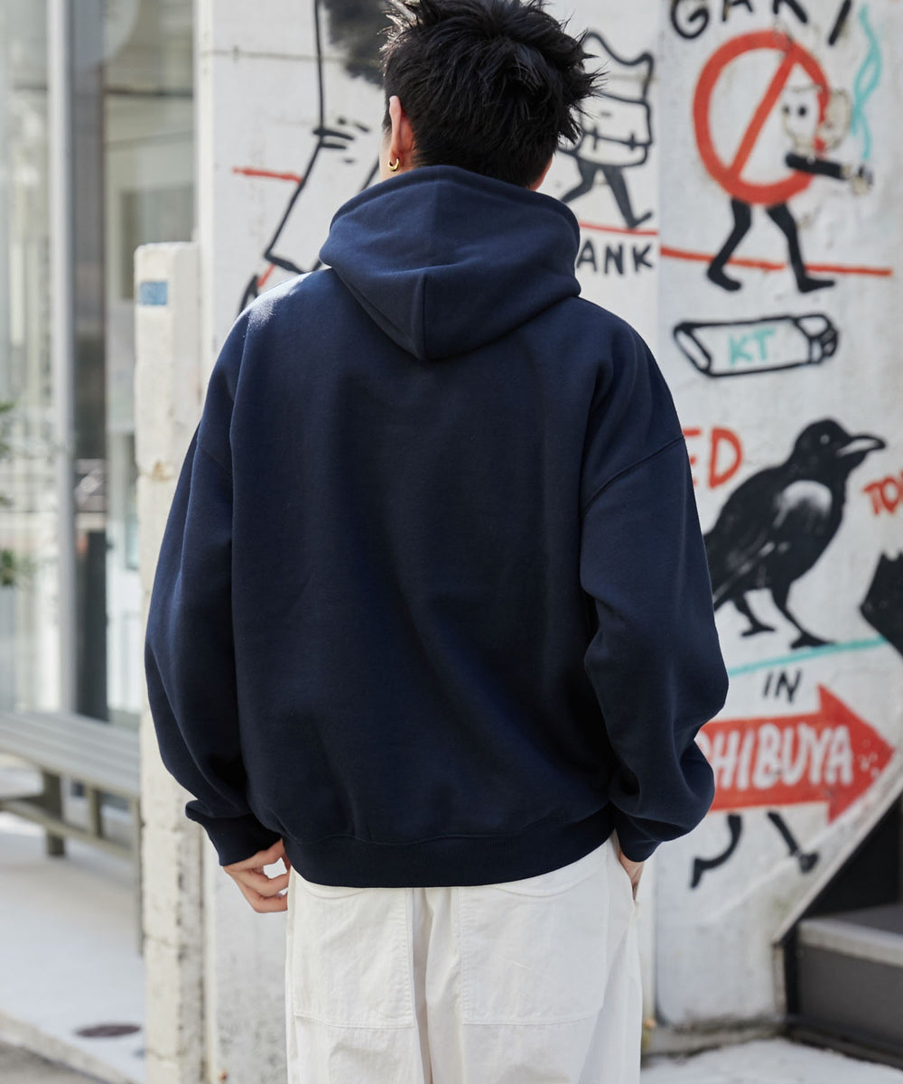 ネイビー　モデル:180cm L着用