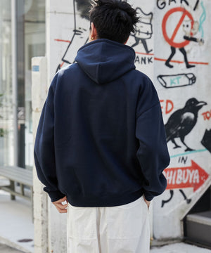 ネイビー　モデル:180cm L着用