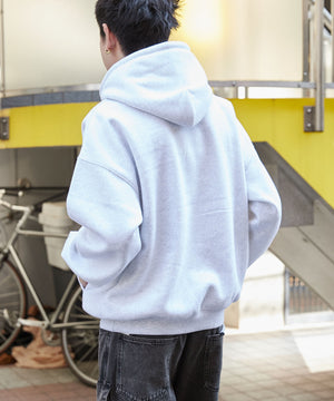 アッシュグレー　モデル:180cm L着用