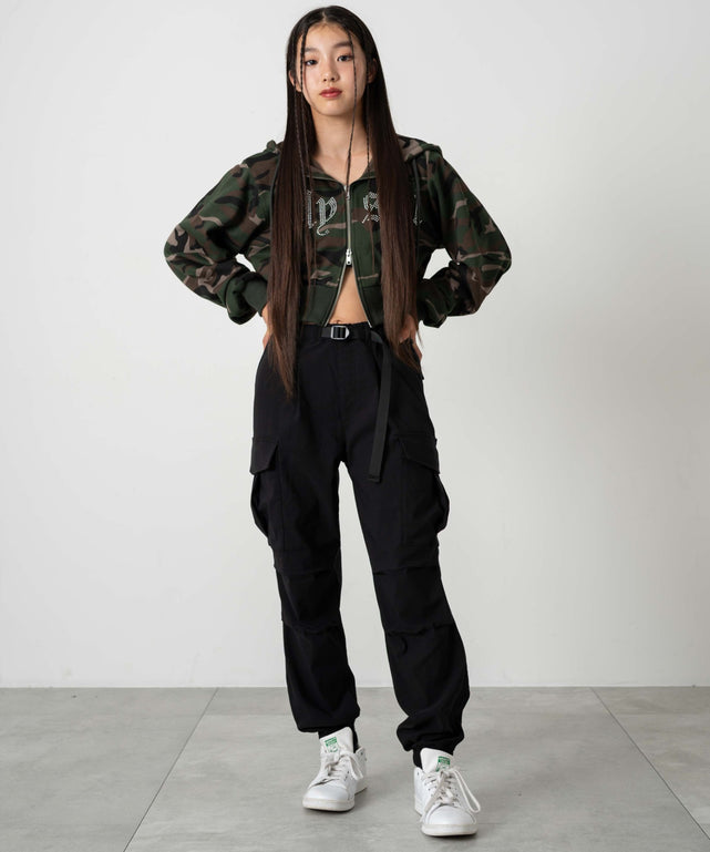 ブラック モデル：153cm サイズ150cm着用