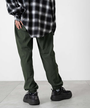 カーキ モデル：160cm サイズ160cm着用