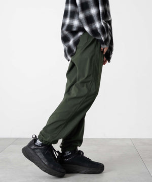 カーキ モデル：160cm サイズ160cm着用