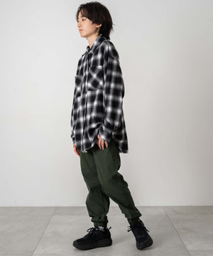 カーキ モデル：160cm サイズ160cm着用