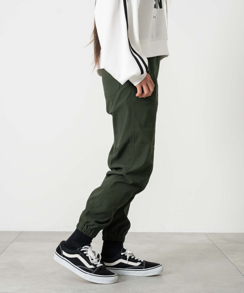 カーキ モデル：153cm サイズ150cm着用