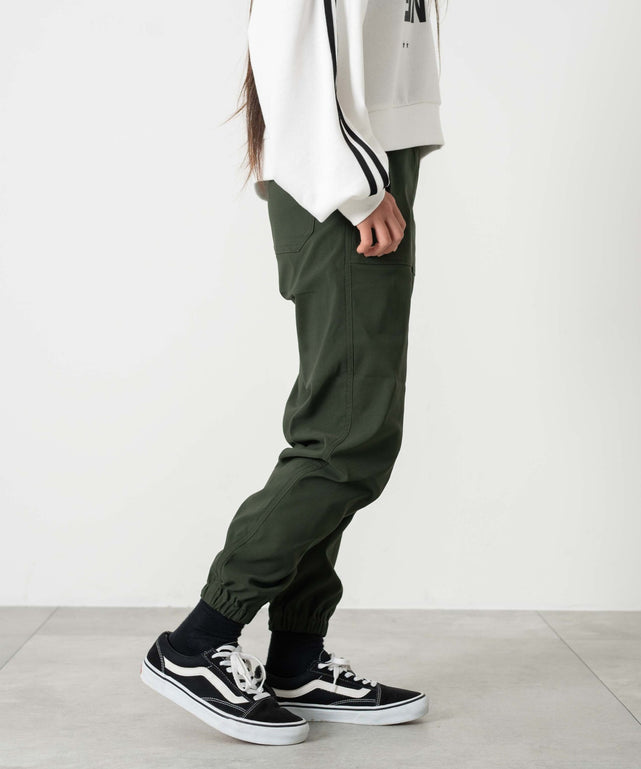 カーキ モデル：153cm サイズ150cm着用