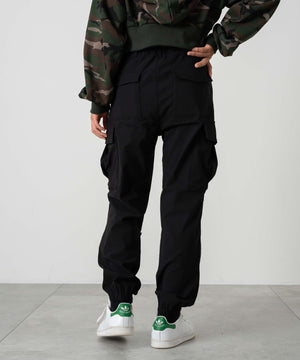 ブラック モデル：153cm サイズ150cm着用